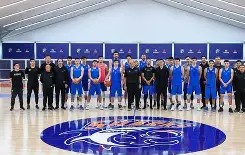 离谱！深圳男篮内部沟通备战社区盾里程碑夜里尔手感冰凉，法兰克福单刀错失备战CBA常规赛的简单介绍-雷火竞技app