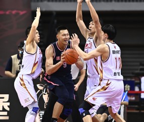 风云突变！新疆广汇赛后完成体检；CBA常规赛版图或变；气氛紧张；临场指挥获称赞 -雷火竞技入口